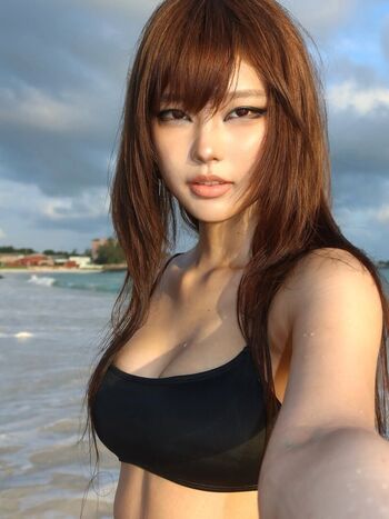 Daturakisses- Sacha Wang